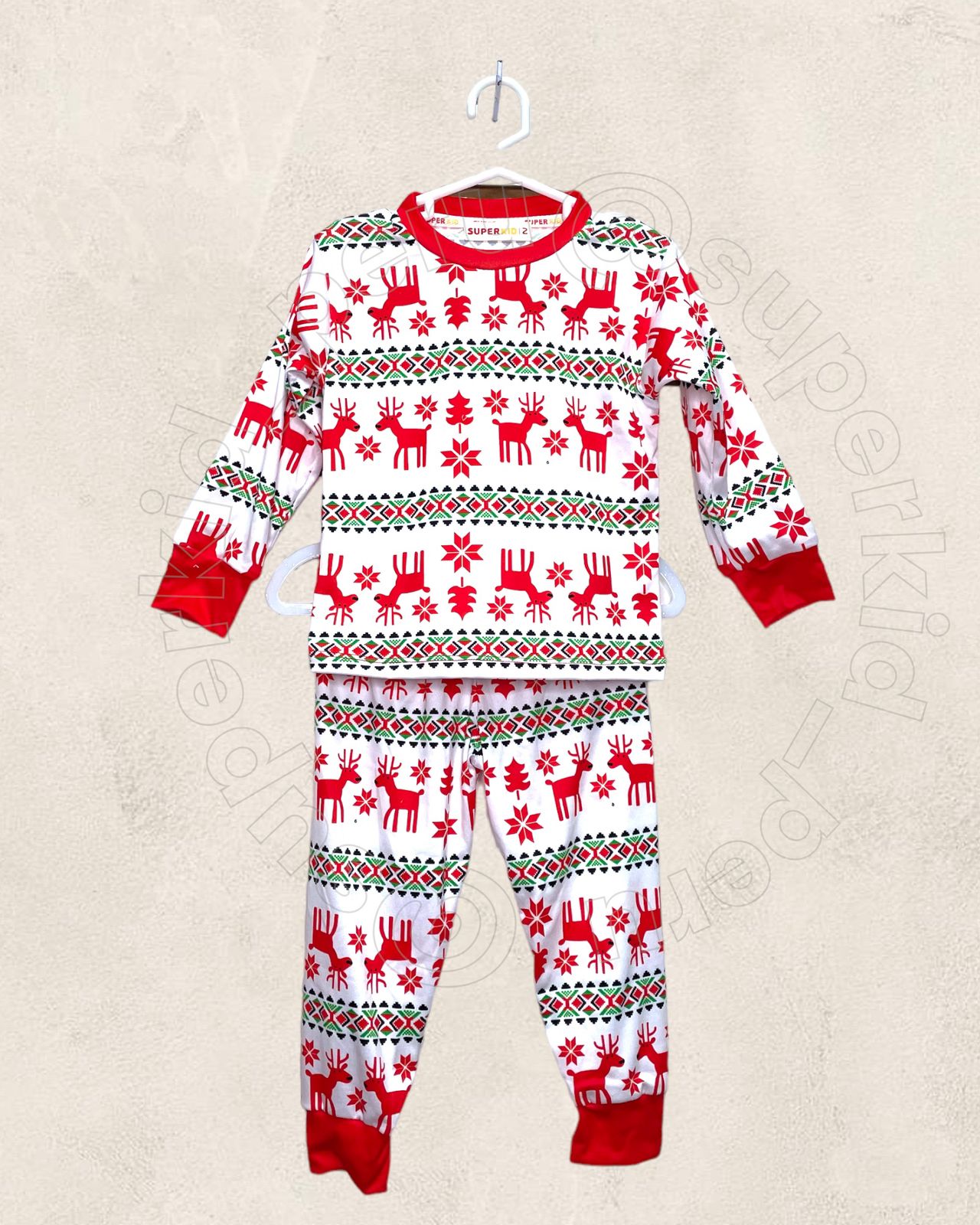 Renos en acción (piel de durazno)